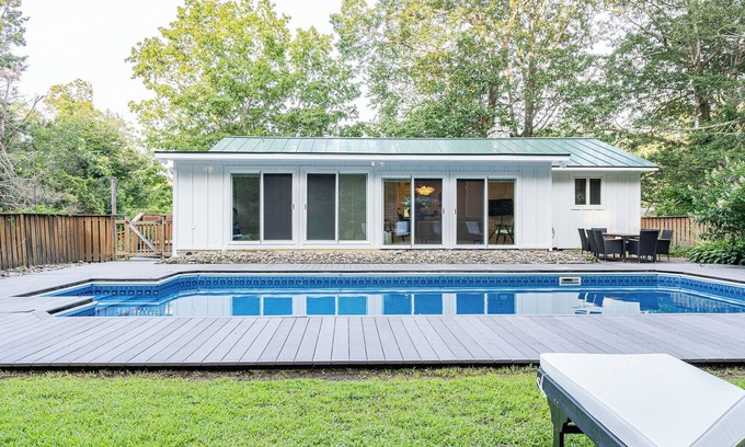 Rhinebeck Otro | Golden Bamboo Retreat with pool