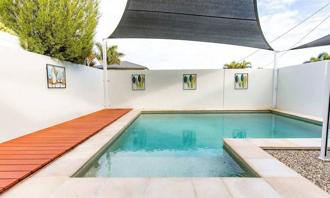 Golden Beach Casa | Golden Beach Family Home with Pool