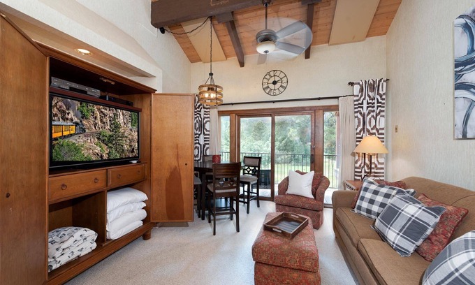 Purgatory Condominio | Golden Feather Getaway (#552) |Near Ski - Deck - Golf/AC/ Pool/Hot Tub