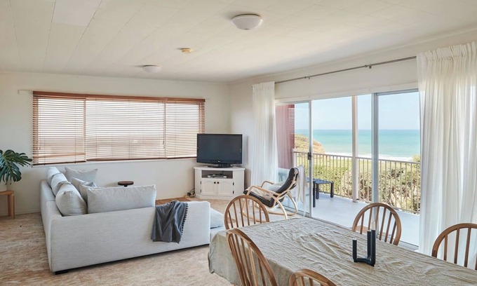 Surf Coast Casa | Golden Gully Beach Shack A Relaxed Oceanfront Stay