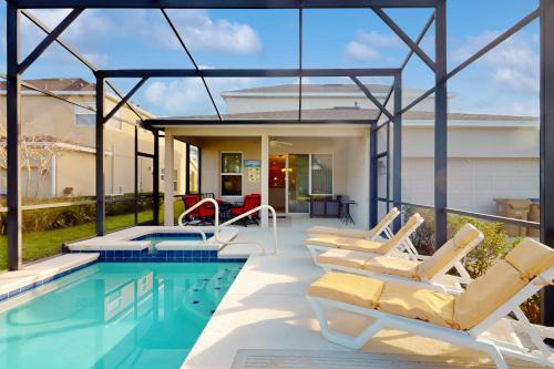 Trafalgar Village Casa | Golden Hour Haven