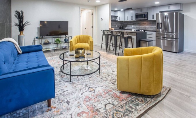 Tulsa Apartamento | Golden Hurricane Haven