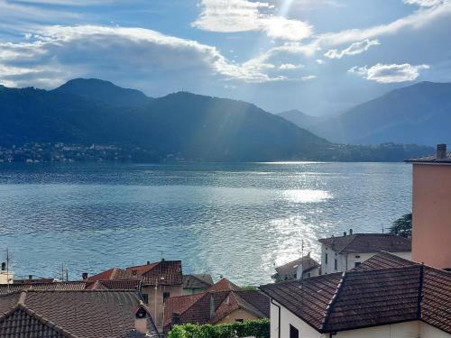 Lierna Apartamento | Golden Lake View