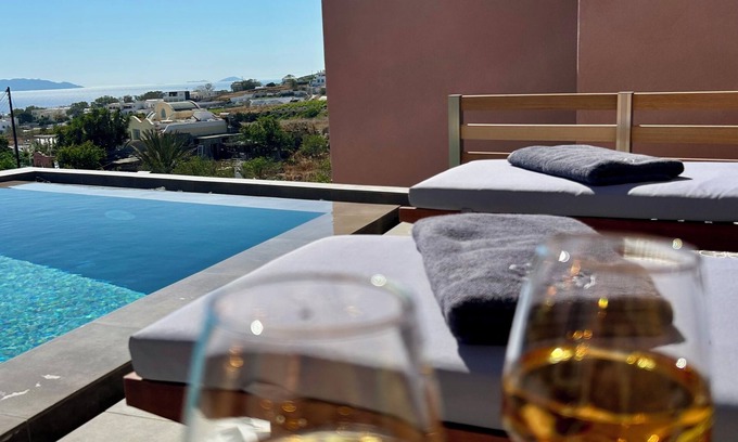Santorini Casa | Golden Moments Luxury Stone Villas.