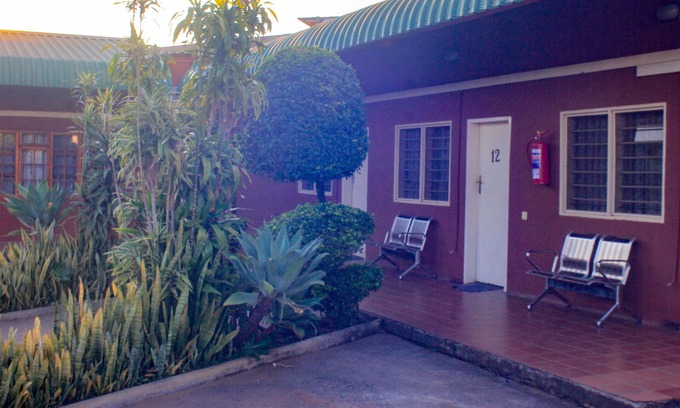 Monze Cama Y Desayuno | Golden Pillow Lodge Monze