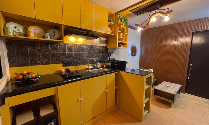 Cebu Condominio | Golden Poppy 2-bedroom condo with WiFi, AC in amazing Cebu City