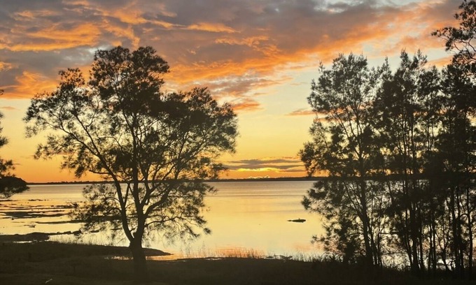 Tuggerawong Apartamento | Golden Sunrise Lake View In Private Two Bedroom Apartment