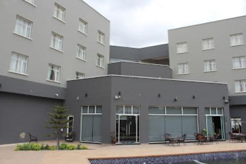 Ibadan Cabina | Golden Tulip lbadan - Deluxe Room