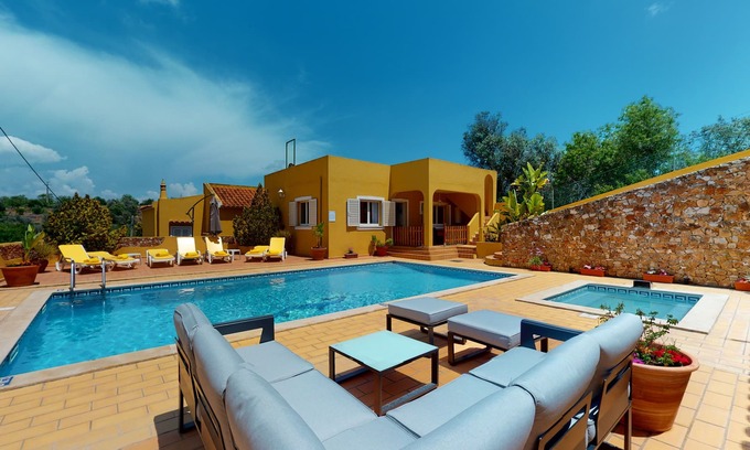 Estombar Casa | Golden Vila Estômbar