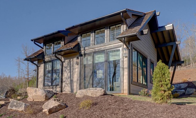 Mineral Bluff Cabaña | Golf and Riverfront Cottage | King Bed | Group Availability