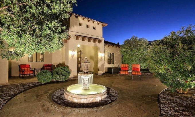 Central Scottsdale Casa | CASITA LUJOSA EN MILLONES DE DÓLARES CERRADO ESTATE / HOT TUB / WIFI