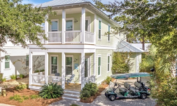 Greenway Park Casa | Golf Cart ☀️ Beach Chairs, Community Pool, Gated Community ☀️
