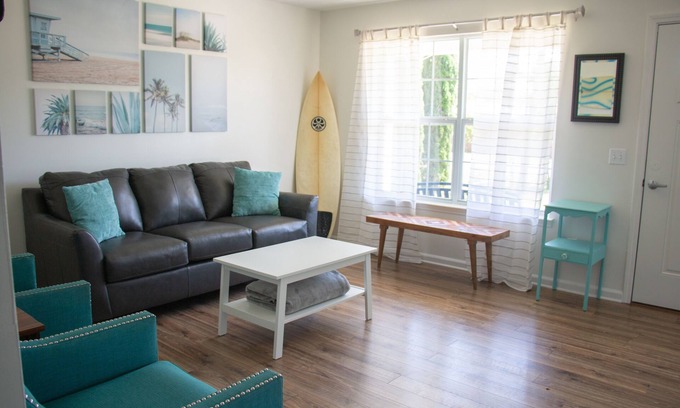 Kiska Beach Casa | 🪸 GOLF CART INCLUDED! Beach Cottage on the WEST END! Red Reef 🪸