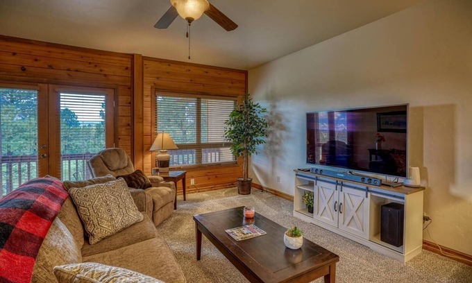Pagosa Springs Condominio | Golf course condo with A/C