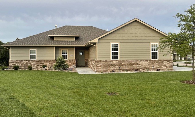 Newton Casa | Golf Course Getaway! Right on Sand Creek Golf Course, Newly Built