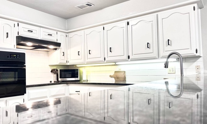 Salado Casa | GOLF COURSE RETREAT with optional golf cart use