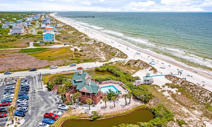 St. James Condominio | Golf-front condo with fairway view, on-site pool, & screened balcony