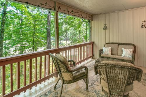 Hot Springs Village Casa | Golf Getaway with 9 Courses and Walk to Lake DeSoto