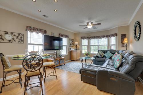 Red Hill Apartamento | Golf Getaway with Pool Access in Myrtle Beach!
