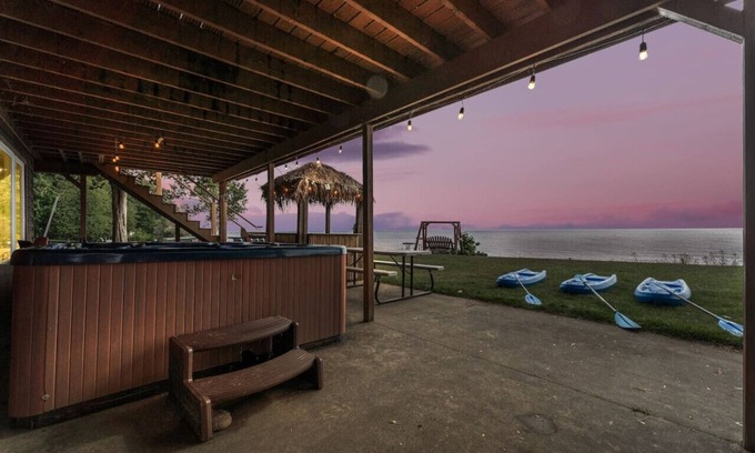 Port Sanilac Casa | Golf n Shores - Hot tub (open all yr), kayaks&more