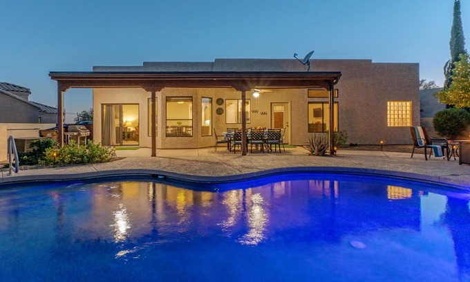 Gold Canyon Casa | GOLF Oasis, MT Views, Htd POOL, Spa, Putt Green, Shuffleboard, Direct TV, 2 Bikes