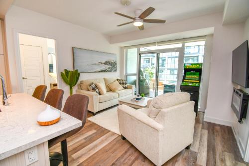 Innisfil Apartamento | Golf Paradise Pool Fire Pit King Bed