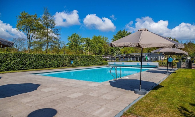 Velsen-Zuid Chalet De Esquí | Chalet en el parque de golf con vistas al jardín