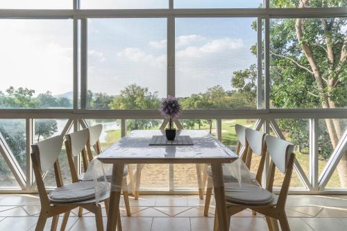 Khanong Phra Apartamento | Golf View Suite Private Apartment Khao Yai