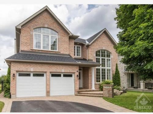 Ottawa Division Casa | Golf Viwe house