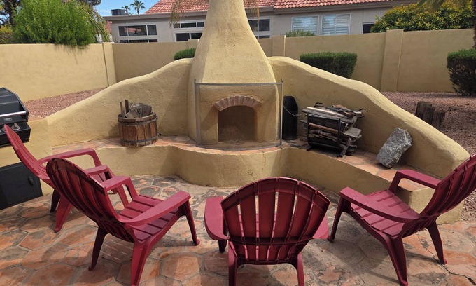 Palo Verde Casa | Golfer's retreat with entertainers backyard-includes golfcart