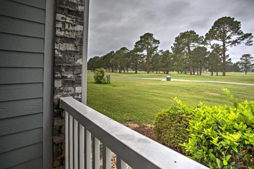 Central Myrtle Beach Apartamento | Golfers Paradise Myrtle Beach Condo with Pool!