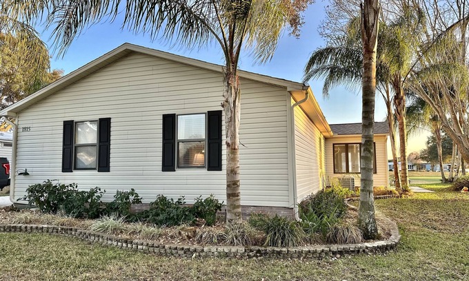 The Villages Casa | Golfers Paradise on a cul de sac! Golf cart option!