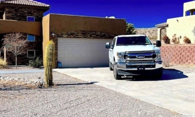 Elephant Butte Casa | Golfers Paradise - free round of golf for 2 included.