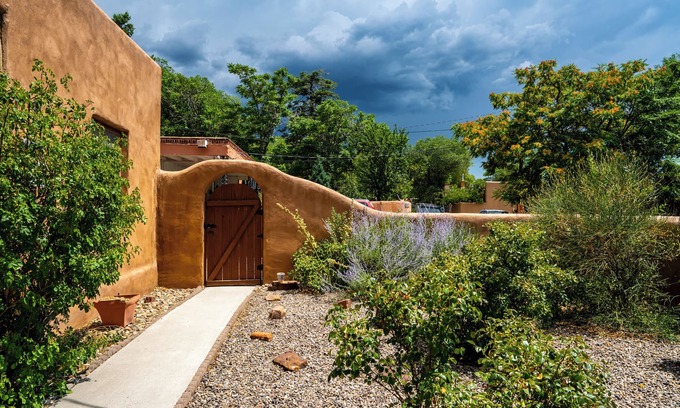 South Capitol Casa | Gomez Gardens