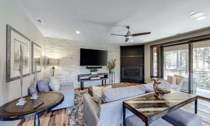 South Lake Tahoe Villa | Gondola Vista 4 Bedroom Villa w/ EV Charger