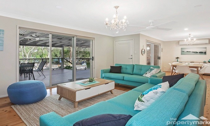 Gwandalan Casa | Gone Fishing- Lake Macquarie
