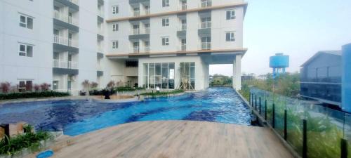 Sidoarjo Apartamento | Good Location and Best Deals Studio Apartment at Suncity Residence By Travelio