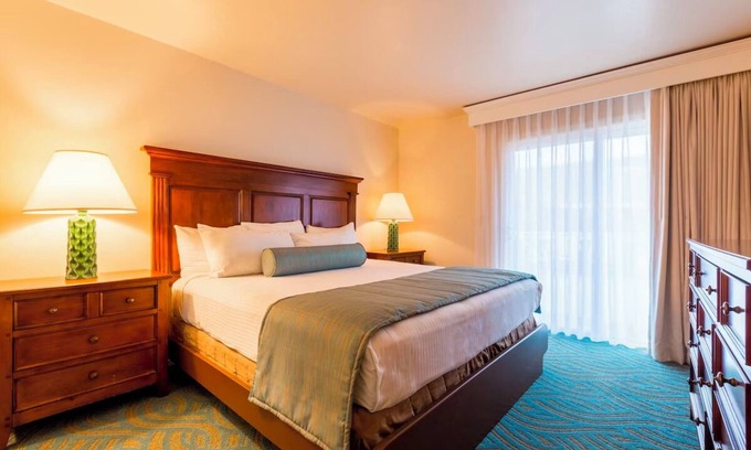 Oxnard Shores Hotel | Good-Value Accommodation! 3 Convenient Units, Kitchen, Onsite Parking!