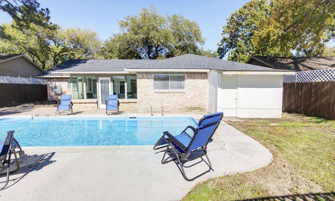 Spring Branch Central Casa | Oasis en Houston c/ Privada Piscina - 4Hab/3B