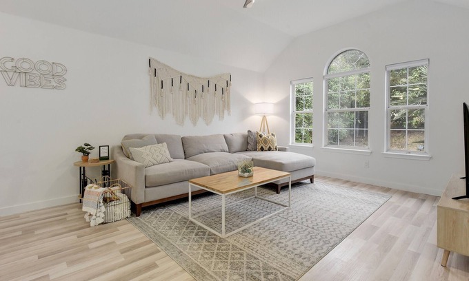 McKinney Casa | Good Vibes House with Playground & Pet-Friendly!