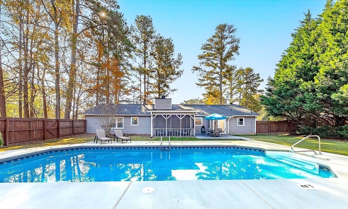 Kennesaw Casa | GoodKarma Rentals - Kennesaw Oasis-Exclusive Pool Comfy 4BDR Sleeps 14+Family Re