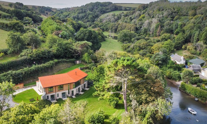 Salcombe Casa | Goodshelter Bay - a large modern waterfront house with private slipway