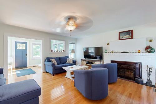 Ellsworth Casa | Goose Creek Cottage