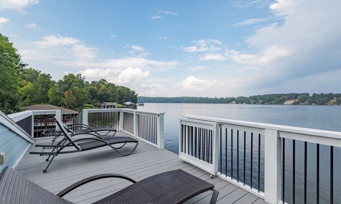 Wise Casa | Goose Island Retreat at Lake Gaston