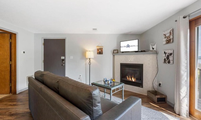Big Cedars Casa | Goose's Gander Suite