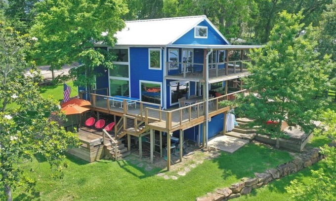 Coldspring Casa | Gorgeous, 1 Acre, Private, Waterfront Lake Livingston Oasis w/ Dock