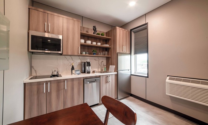 Binghamton Apartamento | Gorgeous 1BR Hurpur View w/5 star finishes