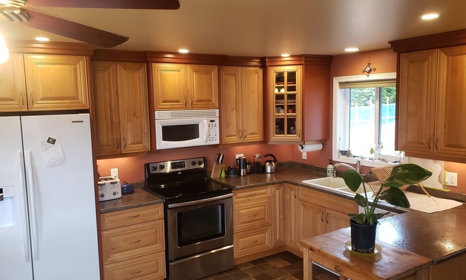Sointula Casa | Gorgeous 2 bedroom home in sunny Sointula