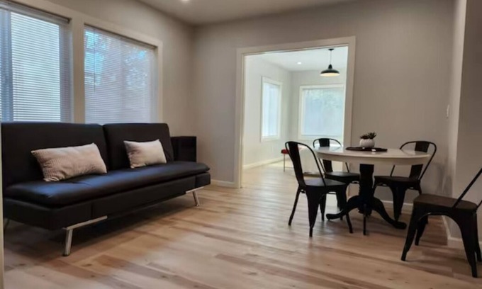 Upper Telegraph Apartamento | Gorgeous 2Bedroom - Walk to UCB