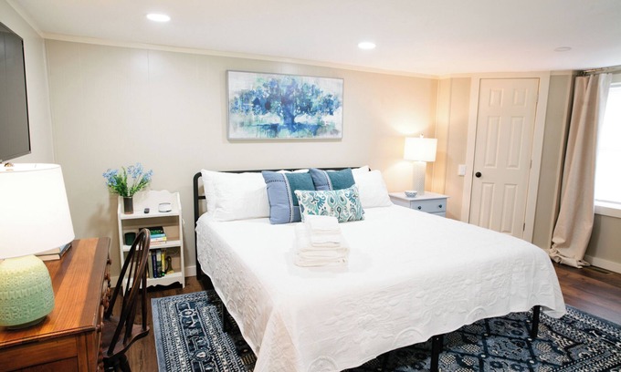 Clanton Casa | Gorgeous 2BR Home in Clanton | Fast WiFi | Pet Frienddly